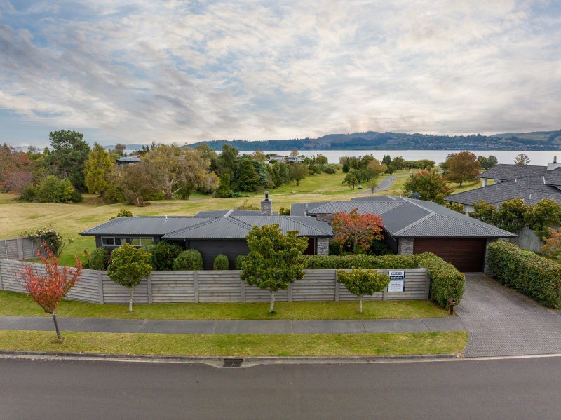 1 Pukenamu Road, Rainbow Point, Taupo - Carousel 1