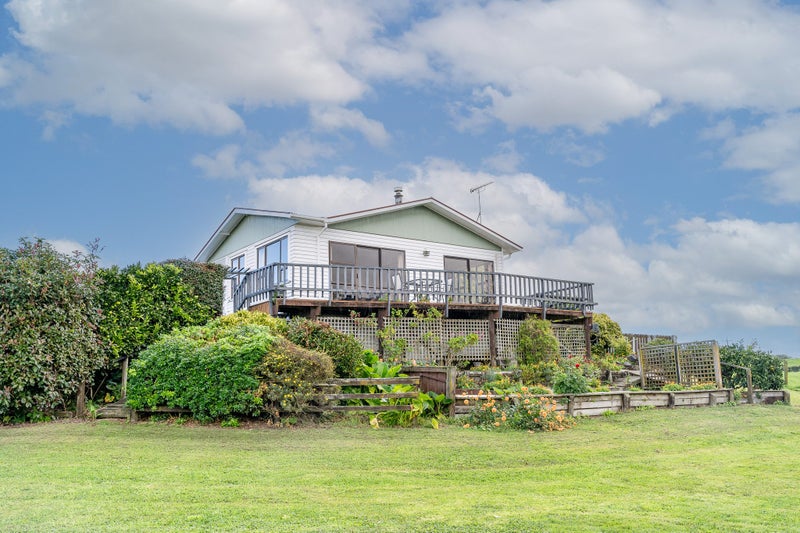 294 Tuhikaramea Road, Temple View, Hamilton - Carousel 1