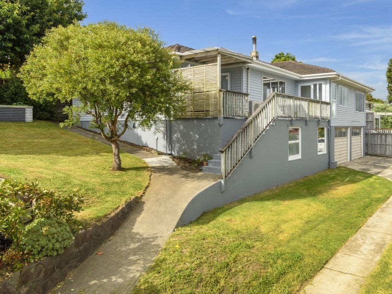 18 Bellevue Road, Brookfield, Tauranga - Carousel 1