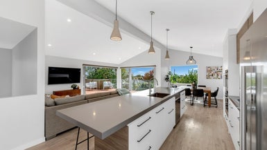 11 Shelly Bay Road, Beachlands, Auckland - Carousel 1