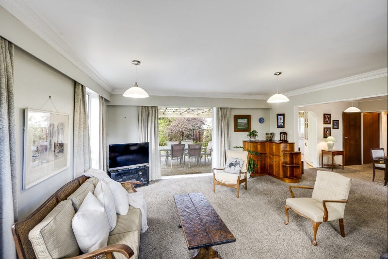 520 Lyndhurst Road, Frimley, Hastings - Carousel 2