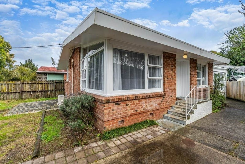 1/43 Northcote Road, Hillcrest, Auckland - Carousel 2
