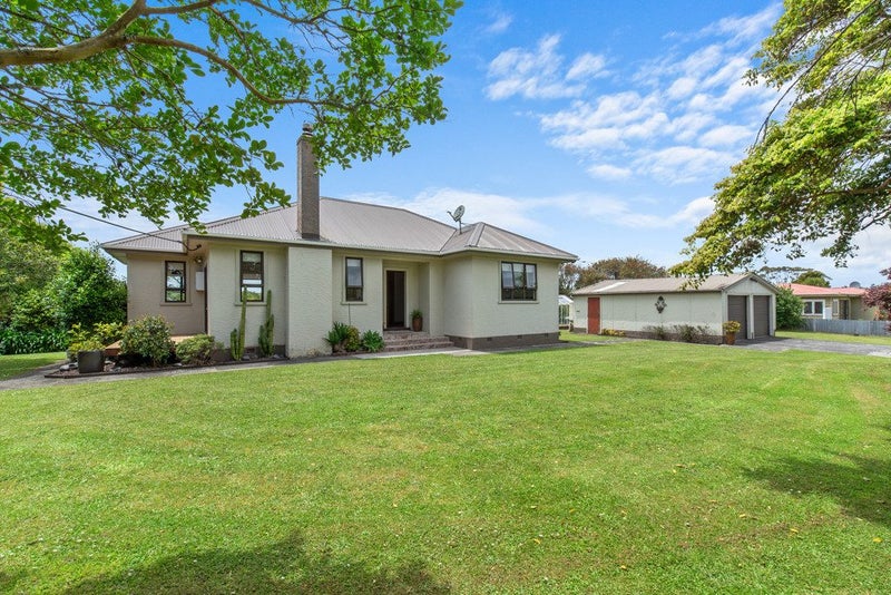 9 Peak Road, Helensville - Carousel 1