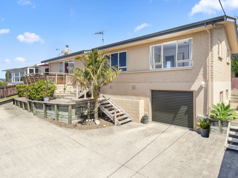 16B Jefferson Place, Brookfield, Tauranga - Carousel 1