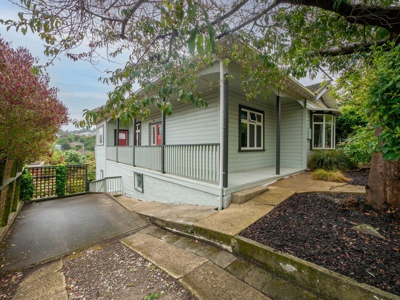 25 Silverton Street, Andersons Bay, Dunedin - Carousel 1