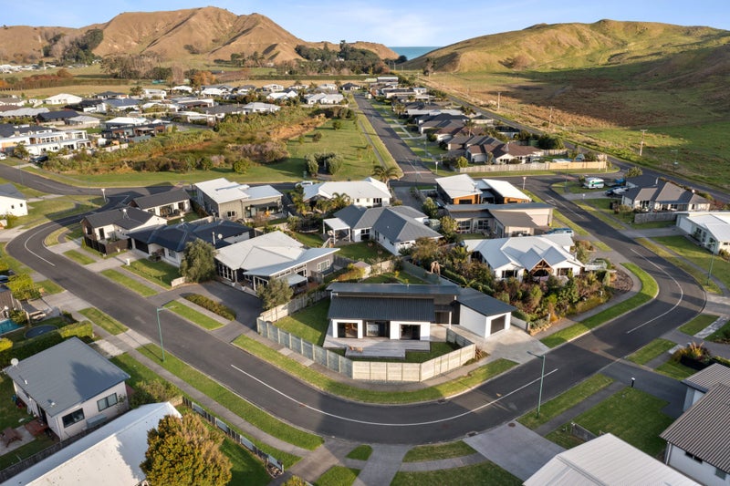 7 Tuamotu Park, Wainui, Gisborne - Carousel 18