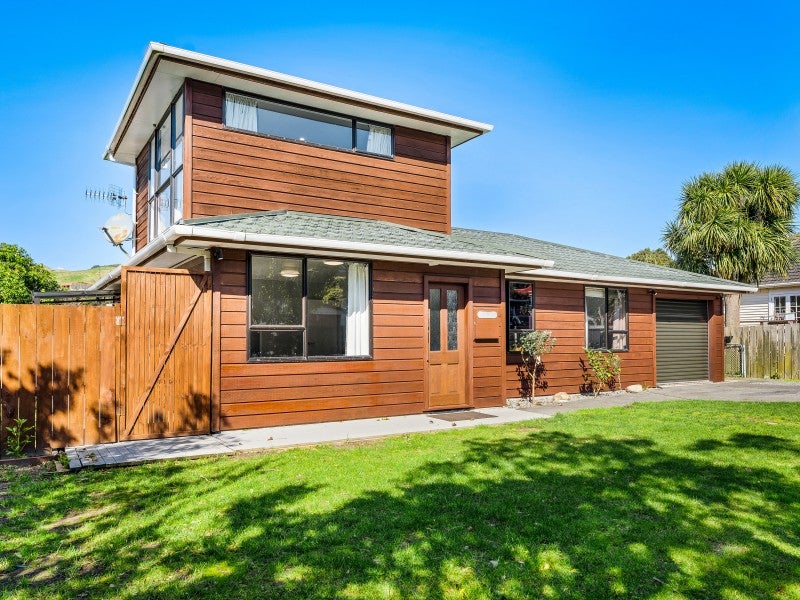 55 Rawhiti RD, PUKERUA BAY, PORIRUA - Carousel 1