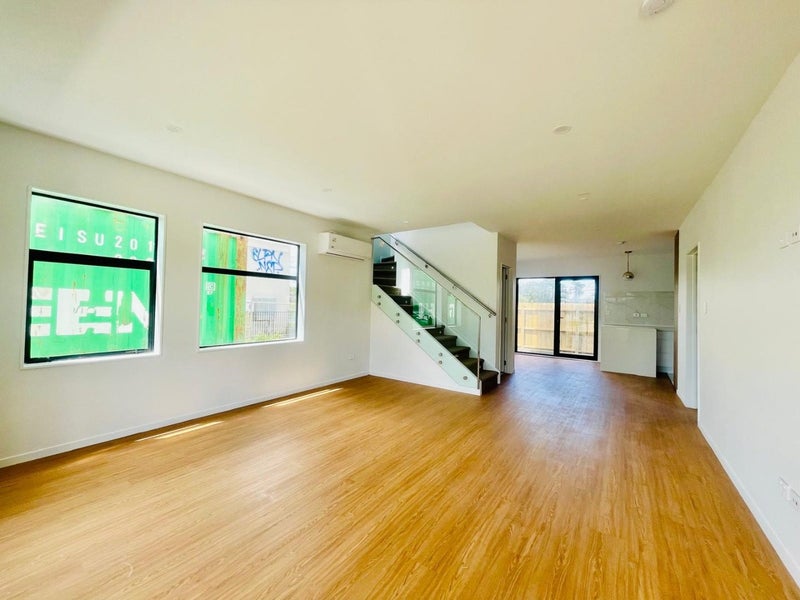 84 Kauri Heart Avenue, Takanini, Auckland - Carousel 2