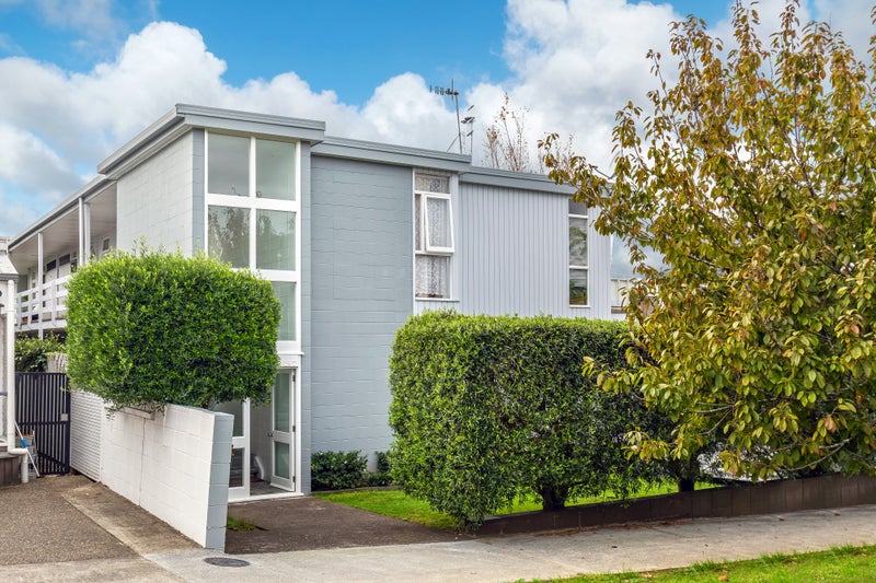 1/2 Cowie Street, Newmarket, Auckland - Carousel 11