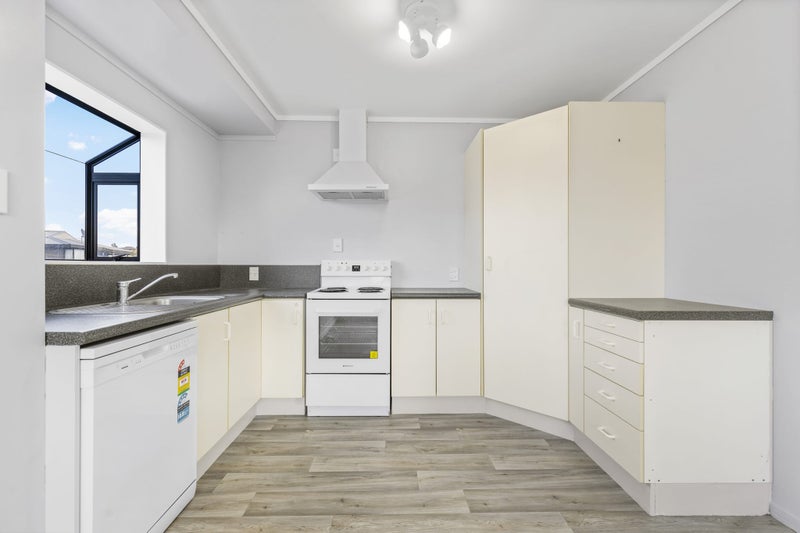 48A Lloyd Drive, Nawton, Hamilton - Carousel 2