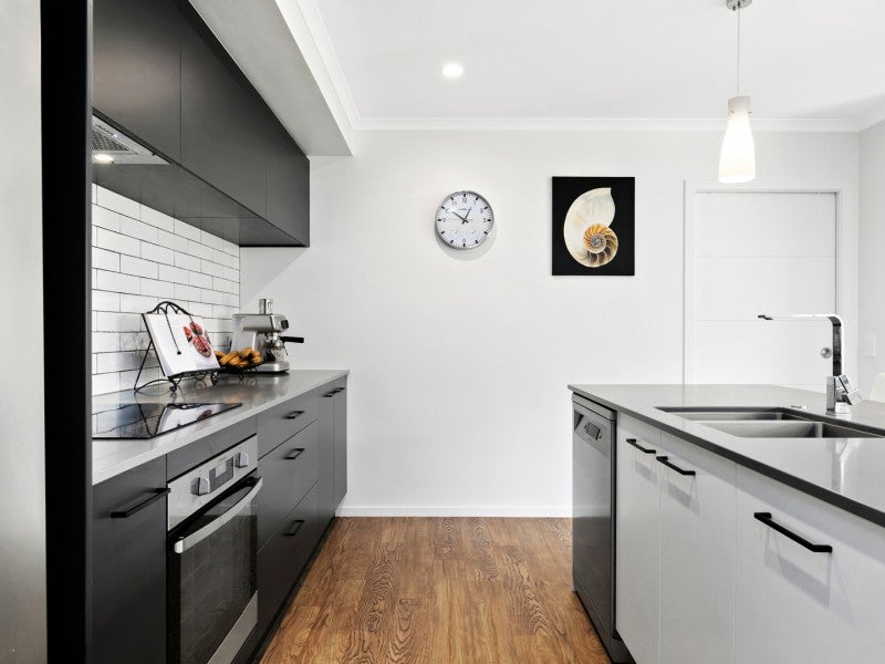 22 Ballintoy Park Drive, Welcome Bay, Tauranga - Carousel 2