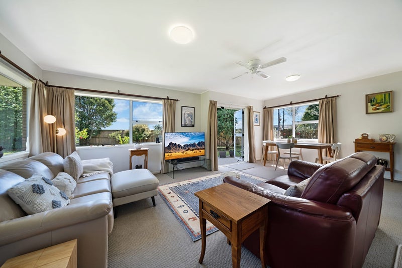 1/2 Wallace Road, Ranui, Auckland - Carousel 2