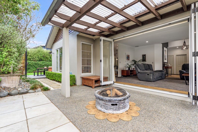 43 The Esplanade, Huntington, Hamilton - Carousel 2