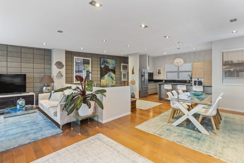 6/8 Wilk Lane, Browns Bay, Auckland - Carousel 2
