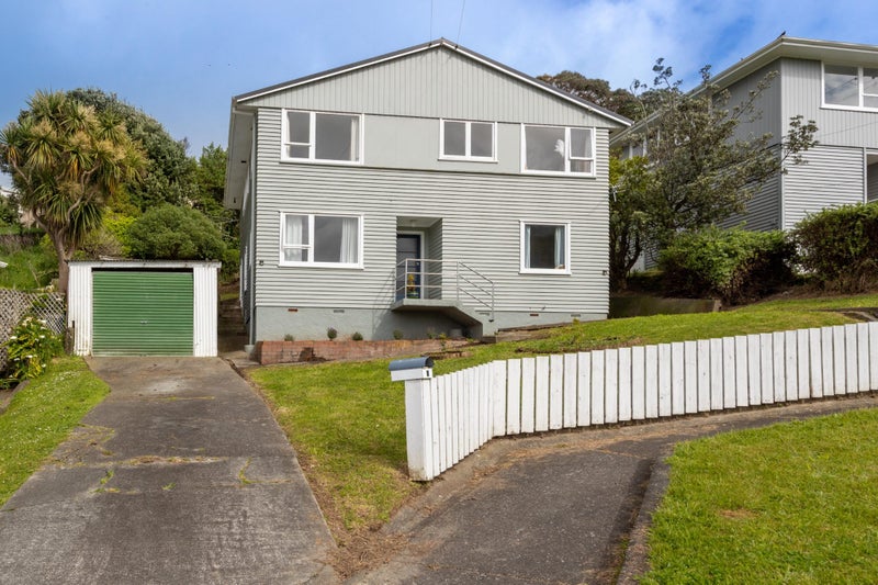 9 Arene Grove, Titahi Bay, Porirua - Carousel 1