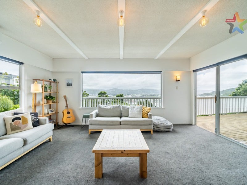 6 Nikau Road, Point Howard, Lower Hutt - Carousel 2