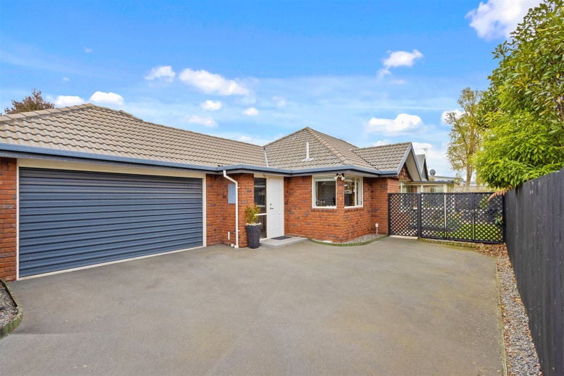 2/9 Wades Avenue, Saint Martins, Christchurch - Carousel 1