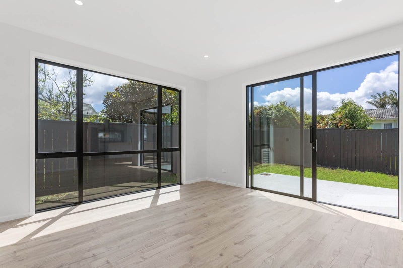 65A Gloria Avenue, Te Atatu Peninsula, Auckland - Carousel 2