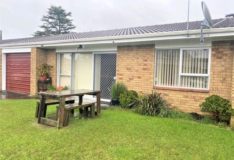 2/77 Godley Road, Green Bay, Auckland - Carousel 12