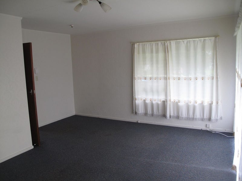 4/44 Parkinson Avenue, Owairaka, Auckland - Carousel 2
