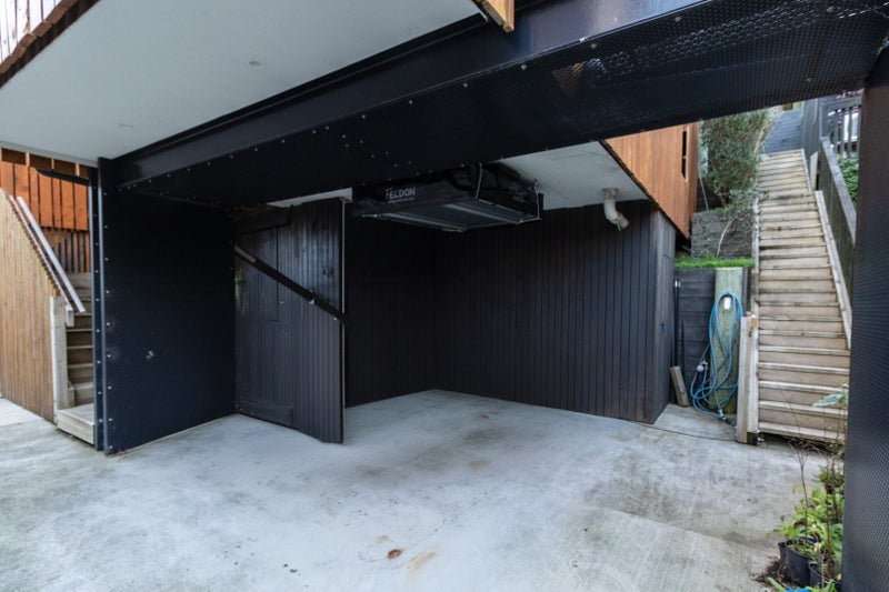 5B Salmont Place, Kelburn, Wellington - Carousel 22