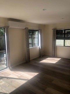 5/3 Orwell Road, Greenhithe, Auckland - Carousel 2