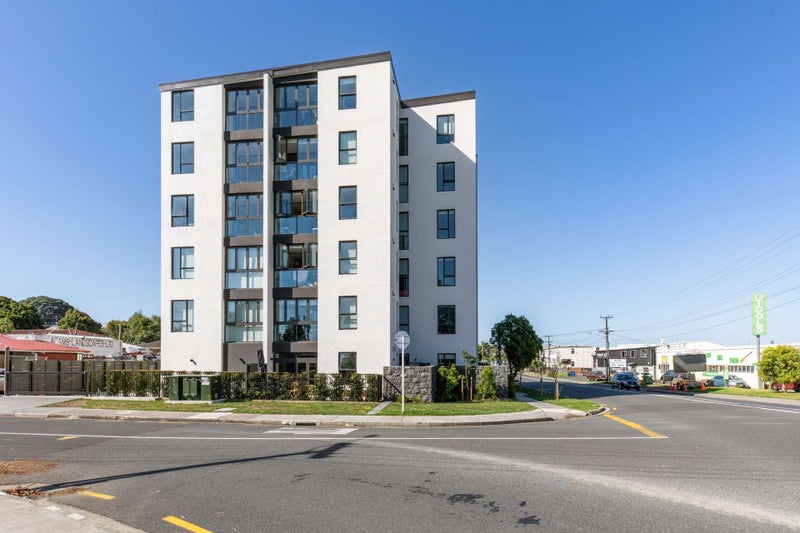 G02/82 Jellicoe Road, Panmure, Auckland - Carousel 20