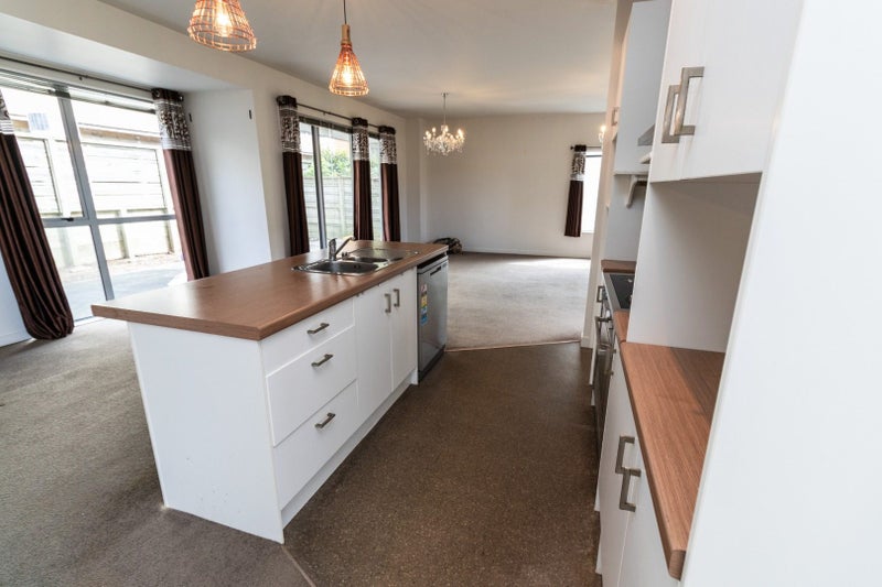 189 Happy Valley Road, Owhiro Bay, Wellington - Carousel 1