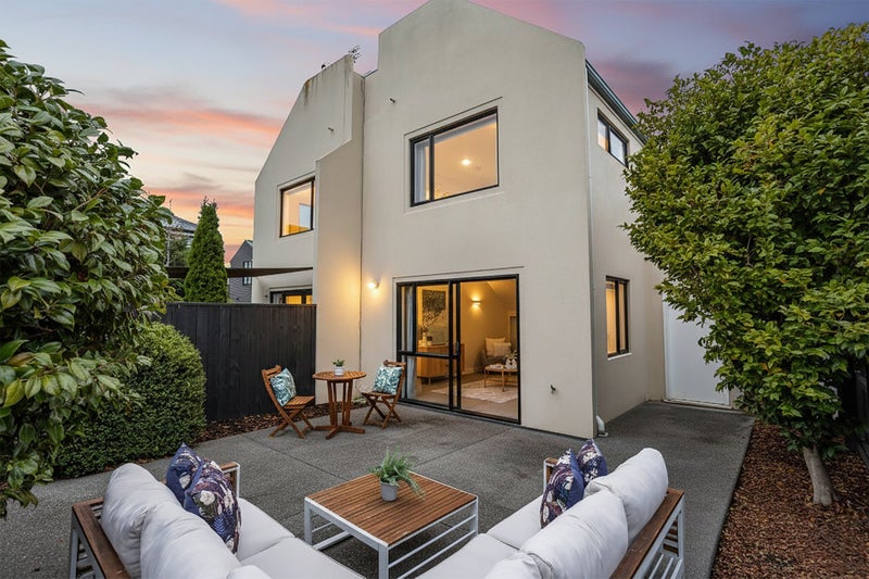 2/253 Kilmore Street, Christchurch Central, Christchurch - Carousel 1