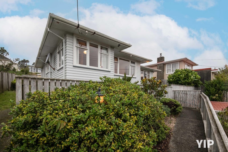 48 Kenmore Street, Newlands, Wellington - Carousel 1