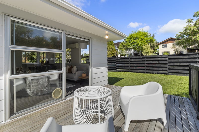 6 Albemarle Place, Massey, Auckland - Carousel 2