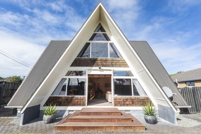 11 Aston Drive, Waimairi Beach, Christchurch - Carousel 2