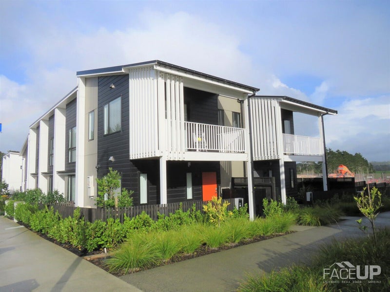 20 Pukewhero Rise, Westgate, Auckland - Carousel 2