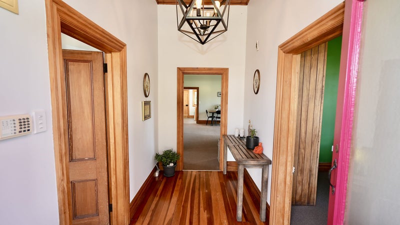 73A Savage Crescent, West End, Palmerston North - Carousel 2