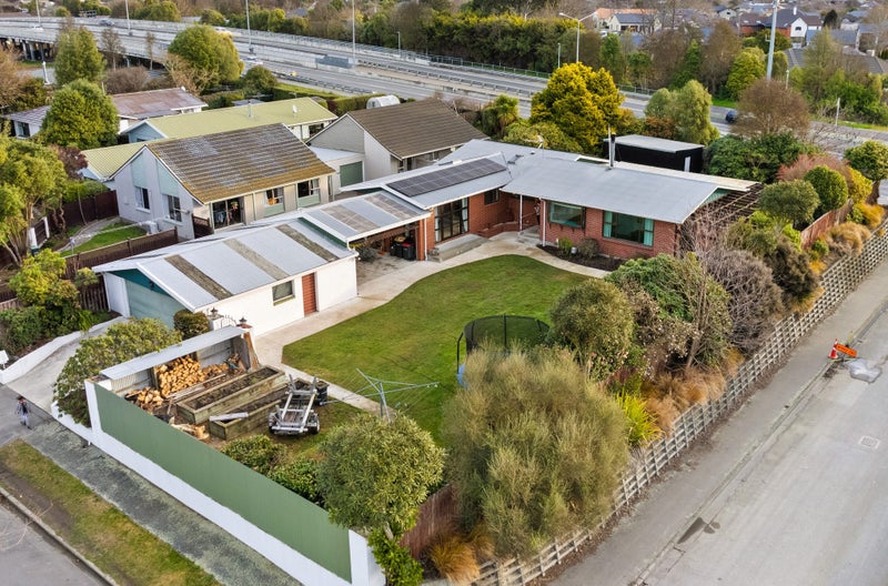 2 Tracy Place, Redwood, Christchurch - Carousel 1