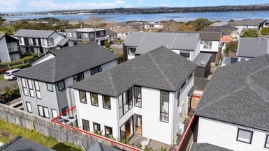 5A Fernwood Place, Wai o Taiki Bay, Auckland - Carousel 1