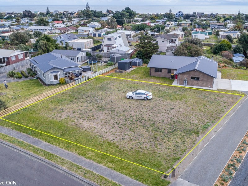 14 Taonui Street, Waitārere Beach, Levin - Carousel 2