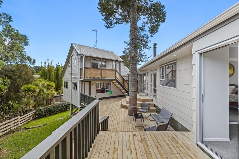 43 Onedin Place, Titirangi, Auckland - Carousel 2