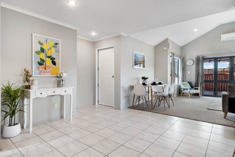 17 Meridian Court, Oteha, Auckland - Carousel 2