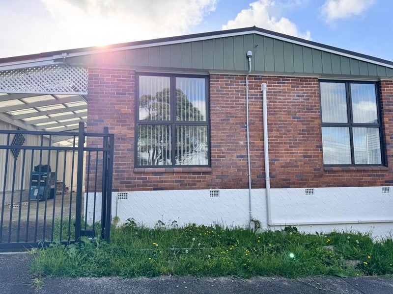 18 Kelwyn Road, Kelston, Auckland - Carousel 16
