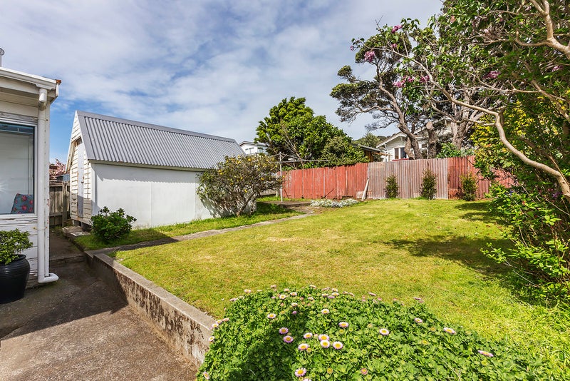 35 Palm Avenue, Lyall Bay, Wellington - Carousel 17