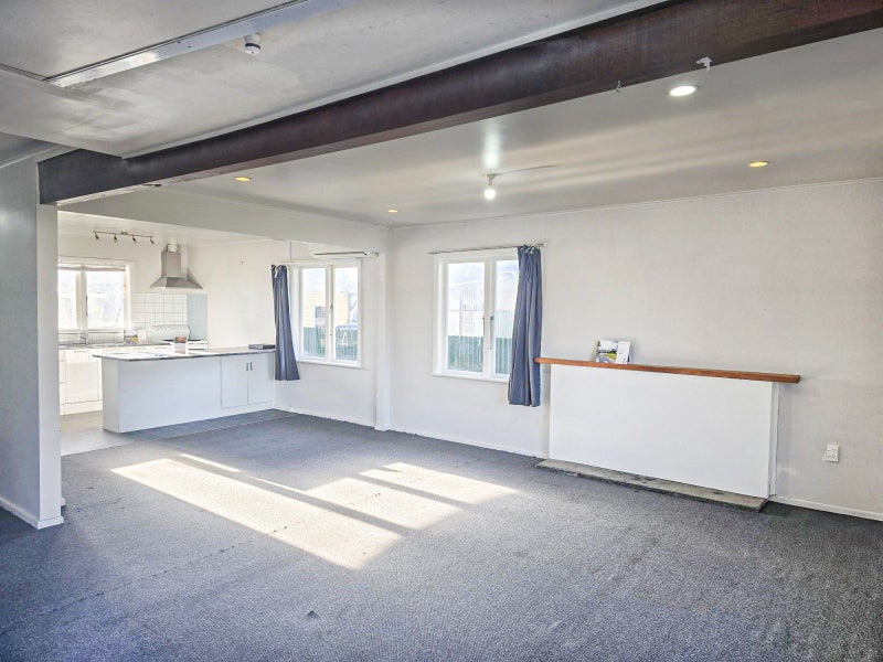 6 Wordsworth Crescent, Maraenui, Napier - Carousel 2