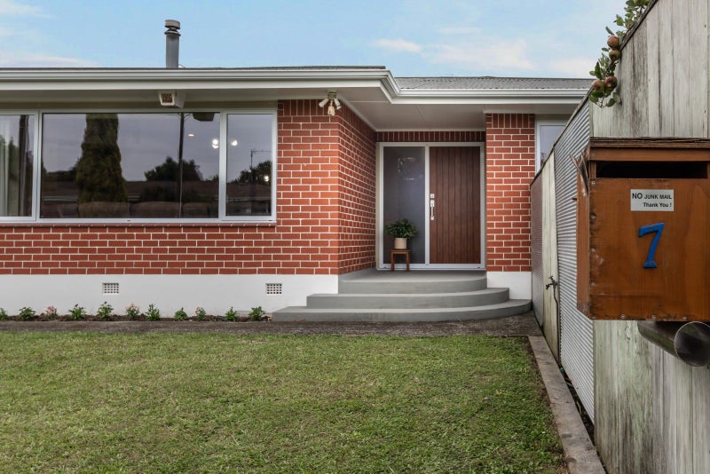 7 Garrick Place, Beerescourt, Hamilton - Carousel 2