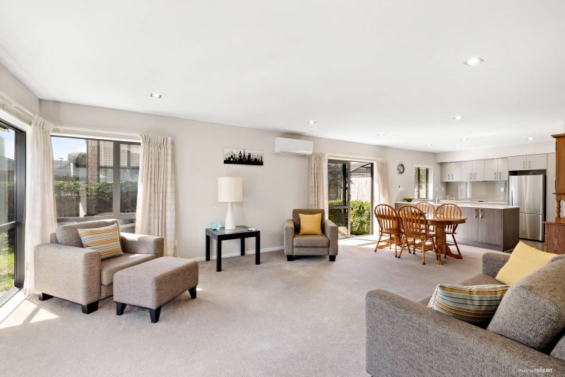 52 Royalle Mews, Botany Downs, Auckland - Carousel 2