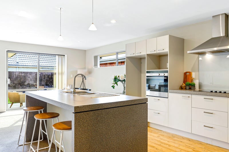 8 Bowmore Lane, Broomfield, Christchurch - Carousel 1