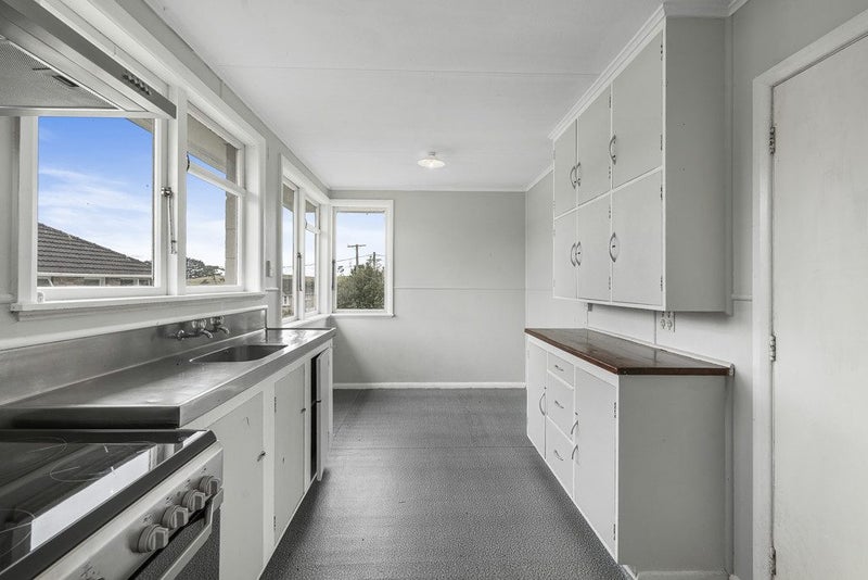 27 Kohekohe Street, MEREMERE, MERCER - Carousel 1