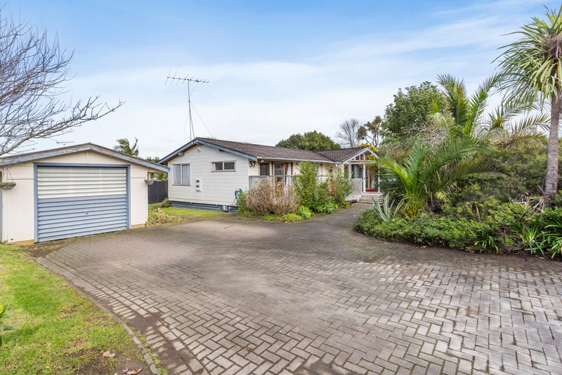 57 Cascades Road, Pakuranga Heights, Auckland - Carousel 1