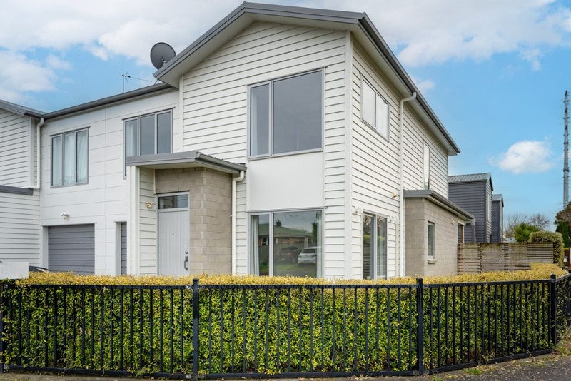 2B Yorkshire Road, Silverdale, Hamilton - Carousel 2
