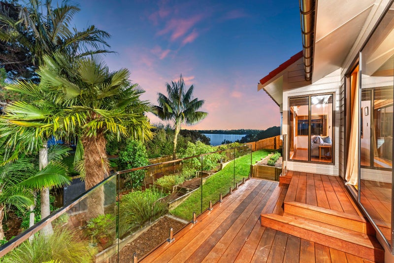 12 Elana Court, Conifer Grove, Takanini - Carousel 2