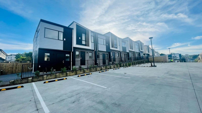 2/26 Springvale Drive, Fairview Heights, Auckland - Carousel 2